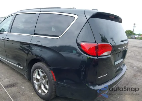 2018 Chrysler Pacifica Limited z USA, uszkodzony, nr VIN 2C4RC1GG4JR252090